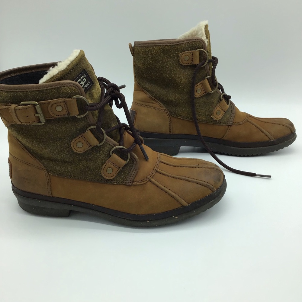 UGG Cecile Waterproof Duck Boots Sz 8 1/2 Like New